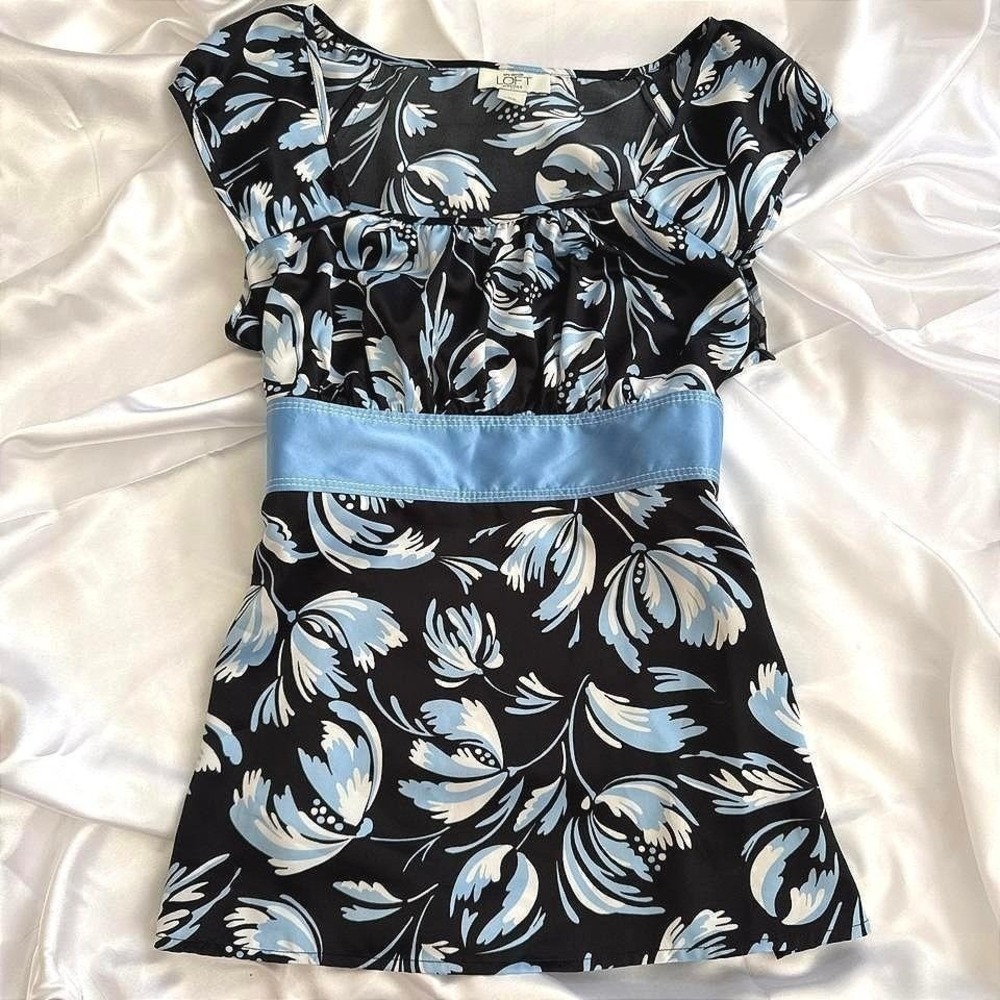 Ann Taylor Loft Petites Floral Empire Waist Blouse Black Blue Cap Sleeve Top PTP